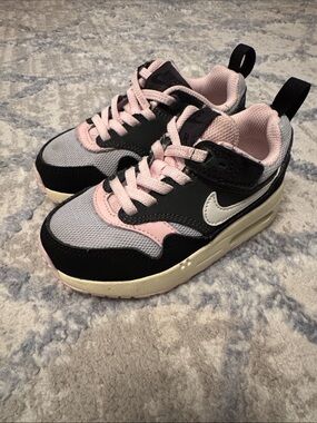 Nike Toddler Size 8 Pink, Black & White Low-Top Sneakers